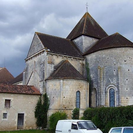 فيلا Gite De Puychevrier Merigny المظهر الخارجي الصورة