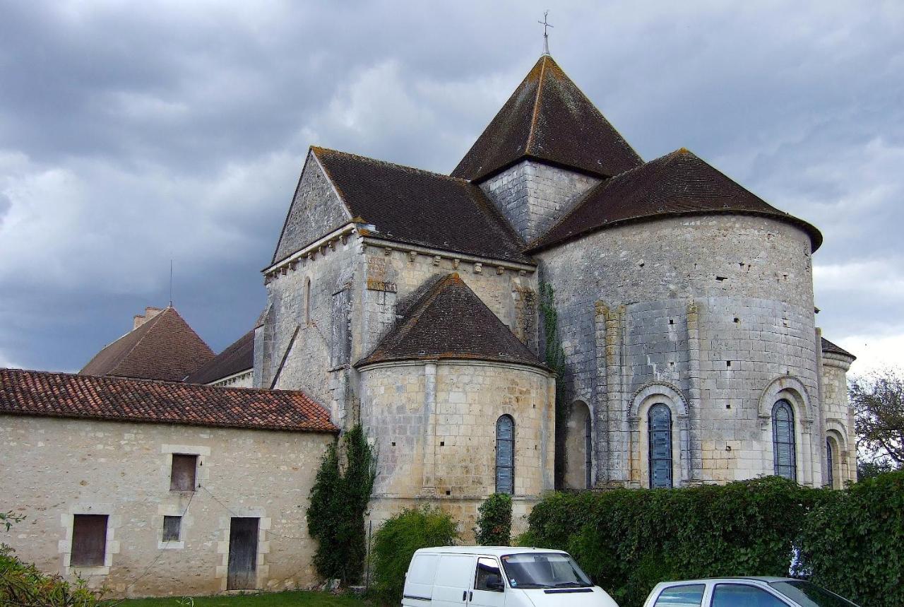 فيلا Gite De Puychevrier Merigny المظهر الخارجي الصورة